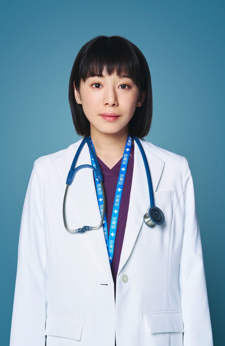 夏帆在本劇將演出腦外科醫師汐見早霧,第一集中雖然沒有太多戲份但已經預告她將會加入SDM團隊。(Photo: X @bluemoment_cx)