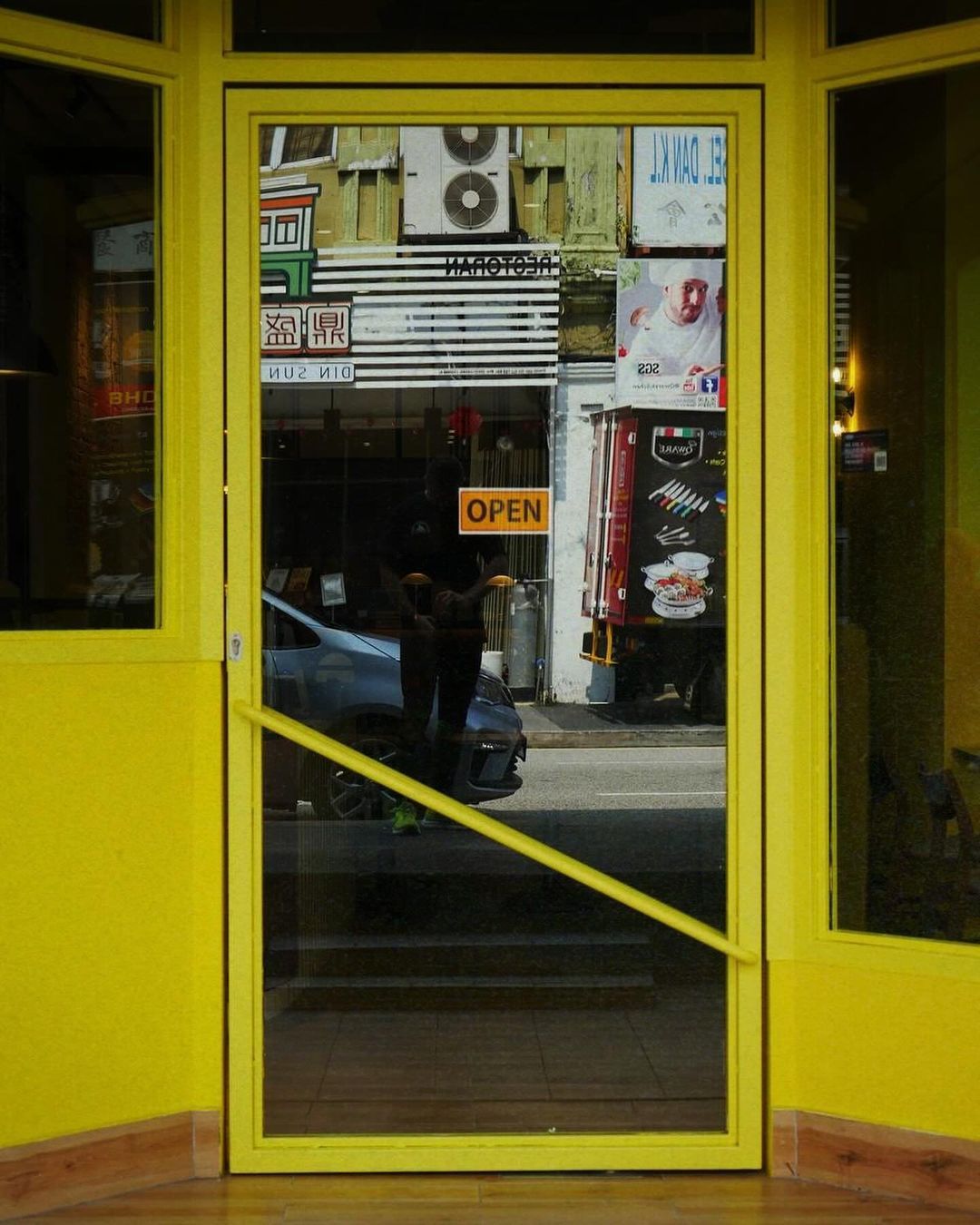 The entrance of Luna Kitchen (Photo: Instagram / @lunakitchen.kl)