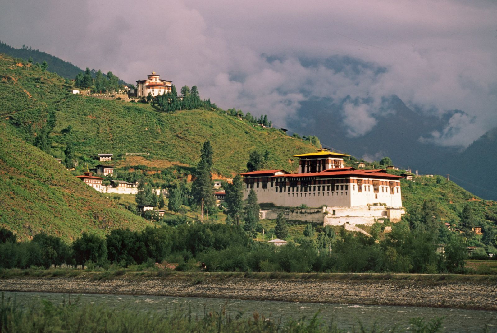 Houses. (Photo by: Rahul Sharma/ INDIAPICTURE/Universal Images Group via Getty Images)