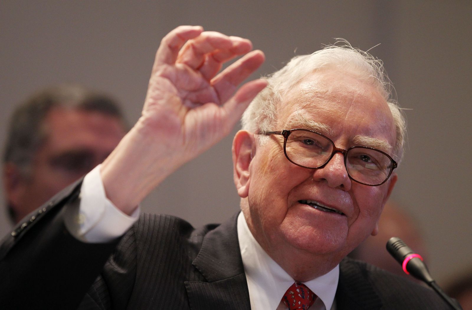 NEW YORK - JUNE 02: Warren Buffett, Chairman and CEO of Berkshire Hathaway, testifies before the Financial Crisis Inquiry Commission (FCIC) at The New School June 2, 2010 in New York City. The bipartisan committee was created by Congress and is investigating the causes of the financial crisis. (Photo by Mario Tama/Getty Images)