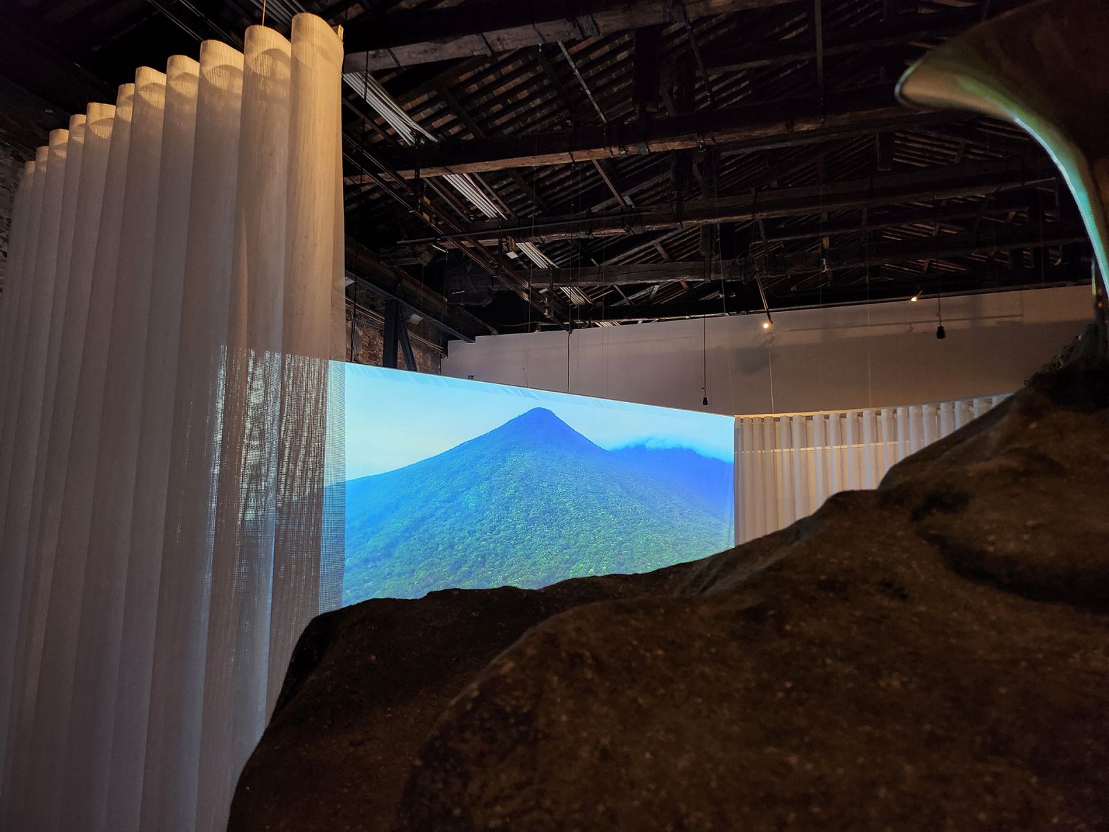 Detail, ‘Kung ang Makagiginhawa ay Matingnan ng Ating mga Mata’ (‘Should the Source of Fulfillment Be Seen with Our Eyes’), 16:20 single channel, 4K video with sound, 2024 by Mark Salvatus (Photo: Andrea D’Altoe / NCCA - PAVB)