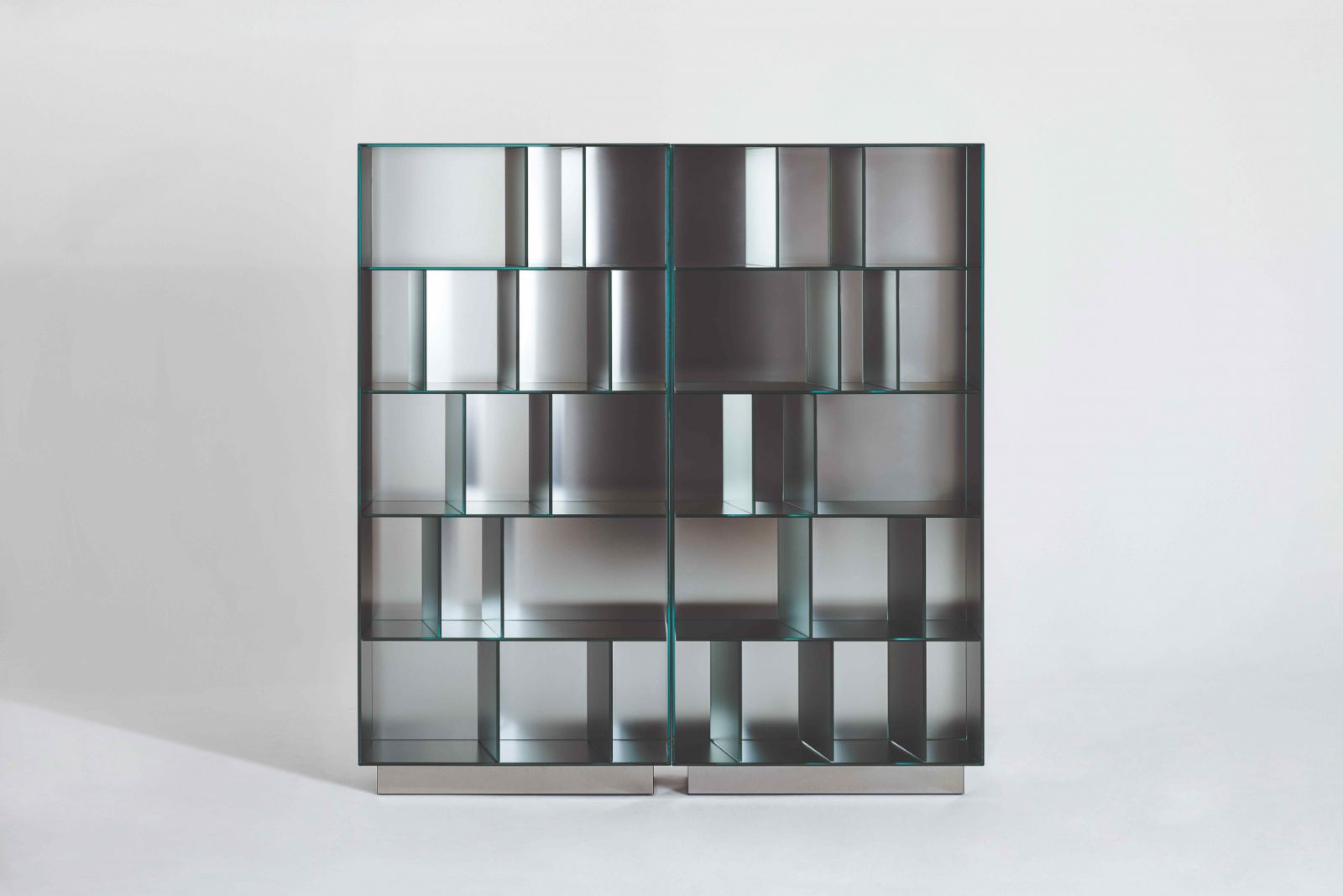 The Obliquo by Italian architect Piero Lissoni (Photo: Glas Italia)