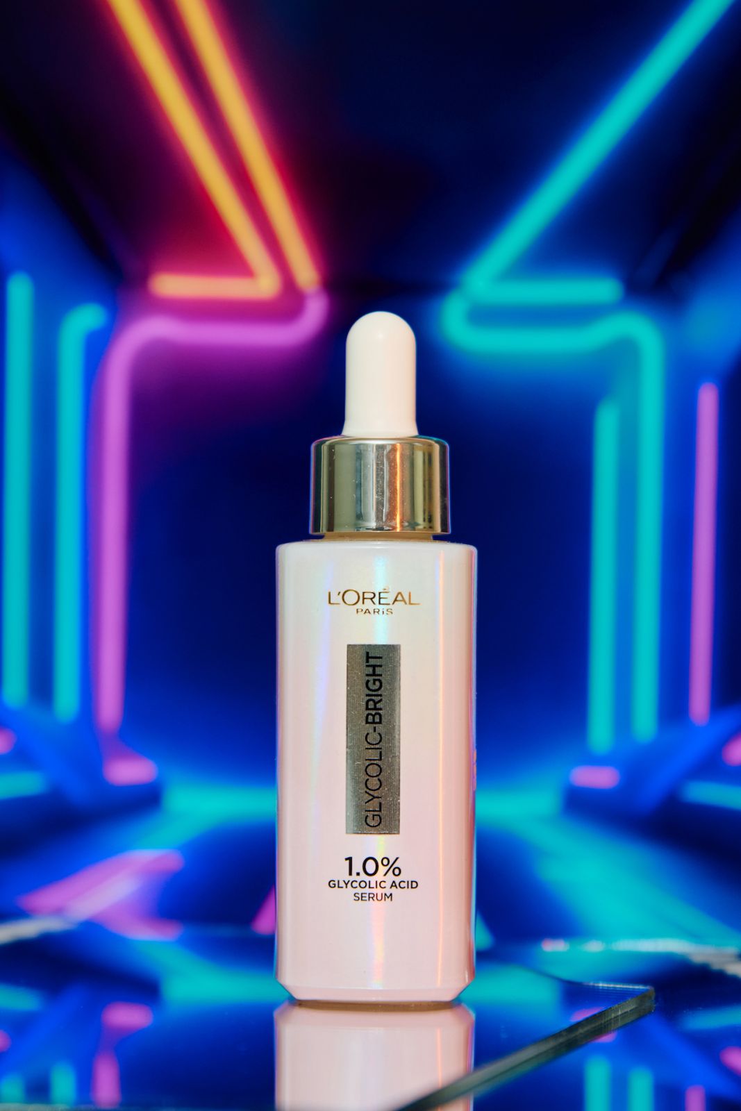 The Glycolic-Bright Instant Glowing Serum can visibly reduce the appearance of dark spots