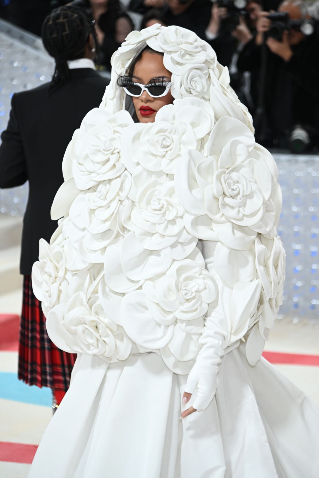 NEW YORK, NEW YORK - MAY 01: Rihanna attends The 2023 Met Gala Celebrating "Karl Lagerfeld: A Line Of Beauty" at The Metropolitan Museum of Art on May 01, 2023 in New York City. (Photo by Noam Galai/GA/The Hollywood Reporter via Getty Images)