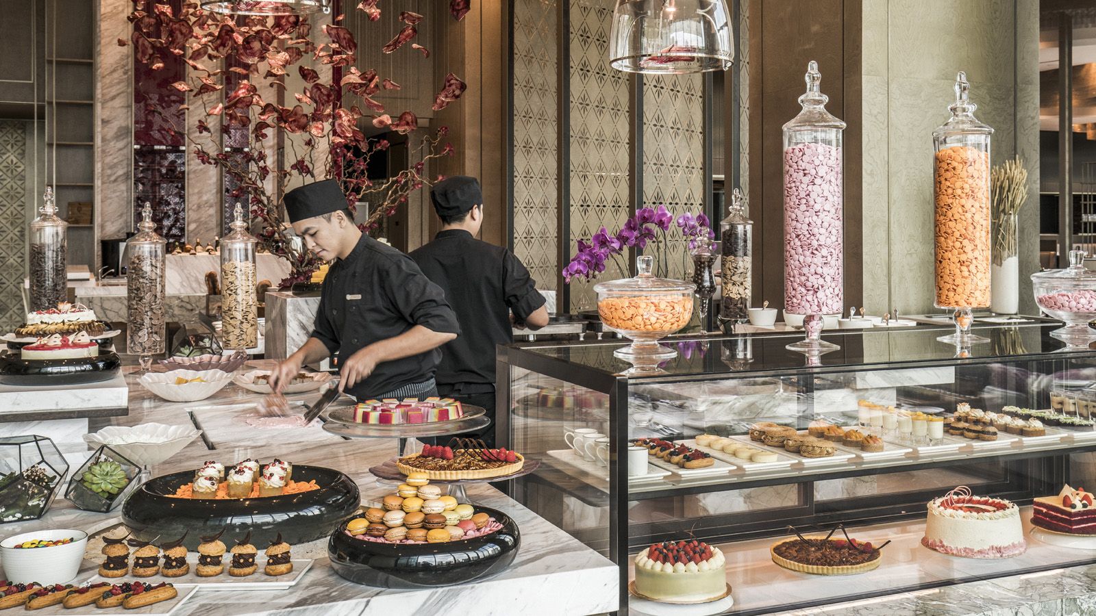 The sweet selection at Curate (Photo: Four Seasons Hotel Kuala Lumpur)