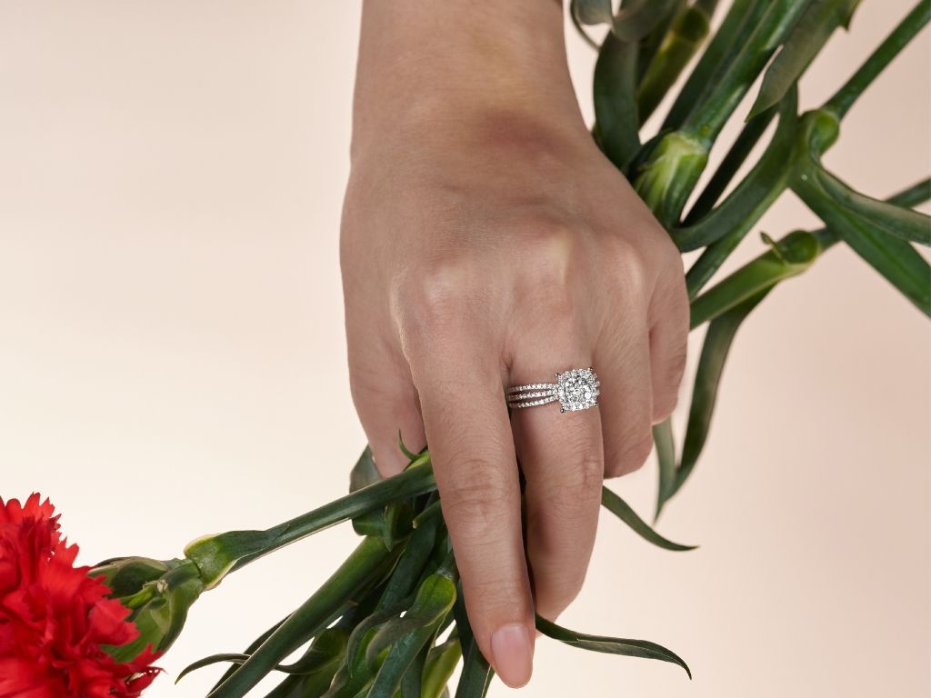 Le Lumiere’s halo design ring featuring 21 diamonds totalling 0.44 karats
