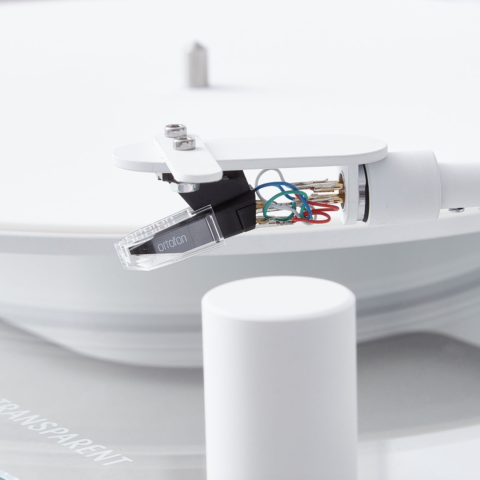 เครื่องเล่นแผ่นเสียง Transparent Turntable White (ภาพ: Transparent)