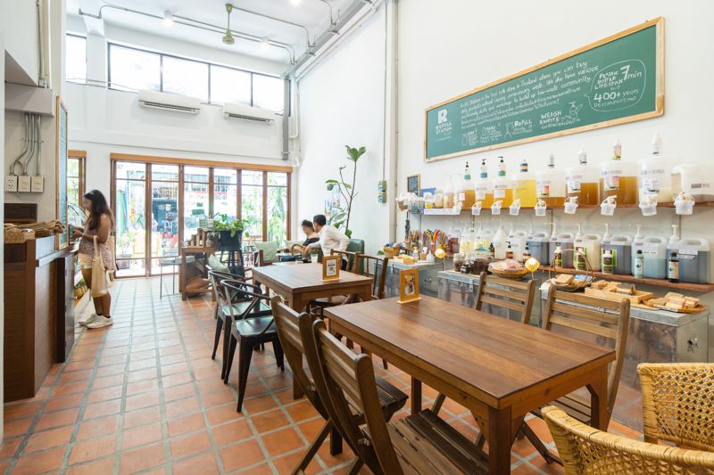 Better Moon Guesthouse & Café X Refill Station