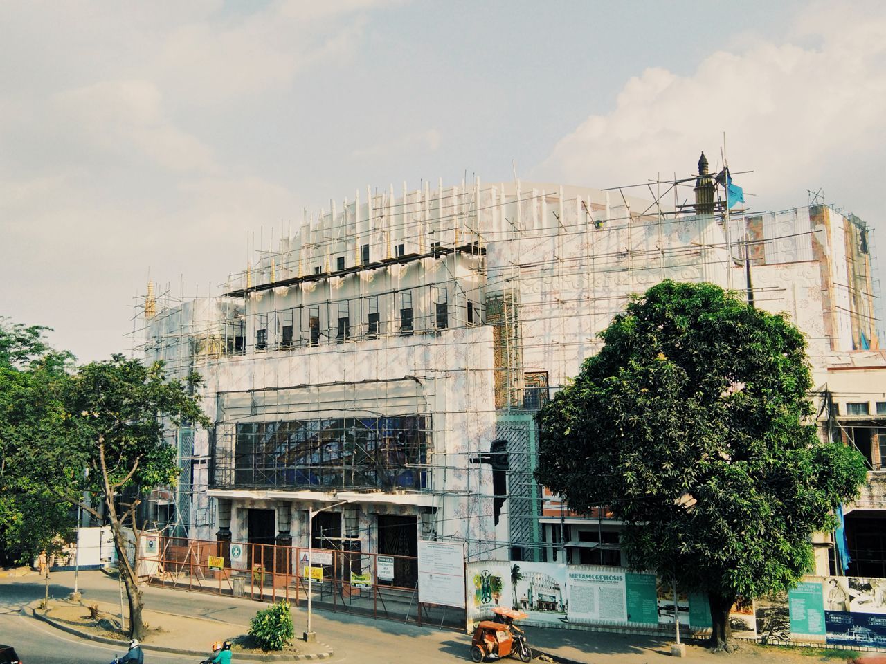 The Metropolitan Theater in Manila (Photo: Tatler Archives)