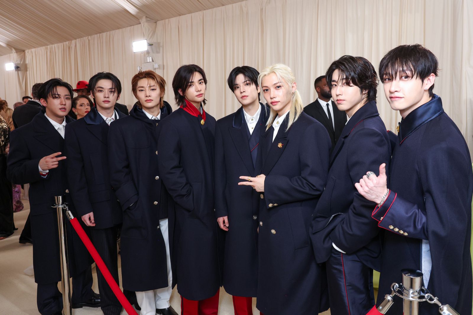 Stray Kids 全員身穿 Tommy Hilfiger 訂製禮服在Met Gala 首亮相。(Photo by Mike Coppola/MG24/Getty Images for The Met Museum/Vogue)