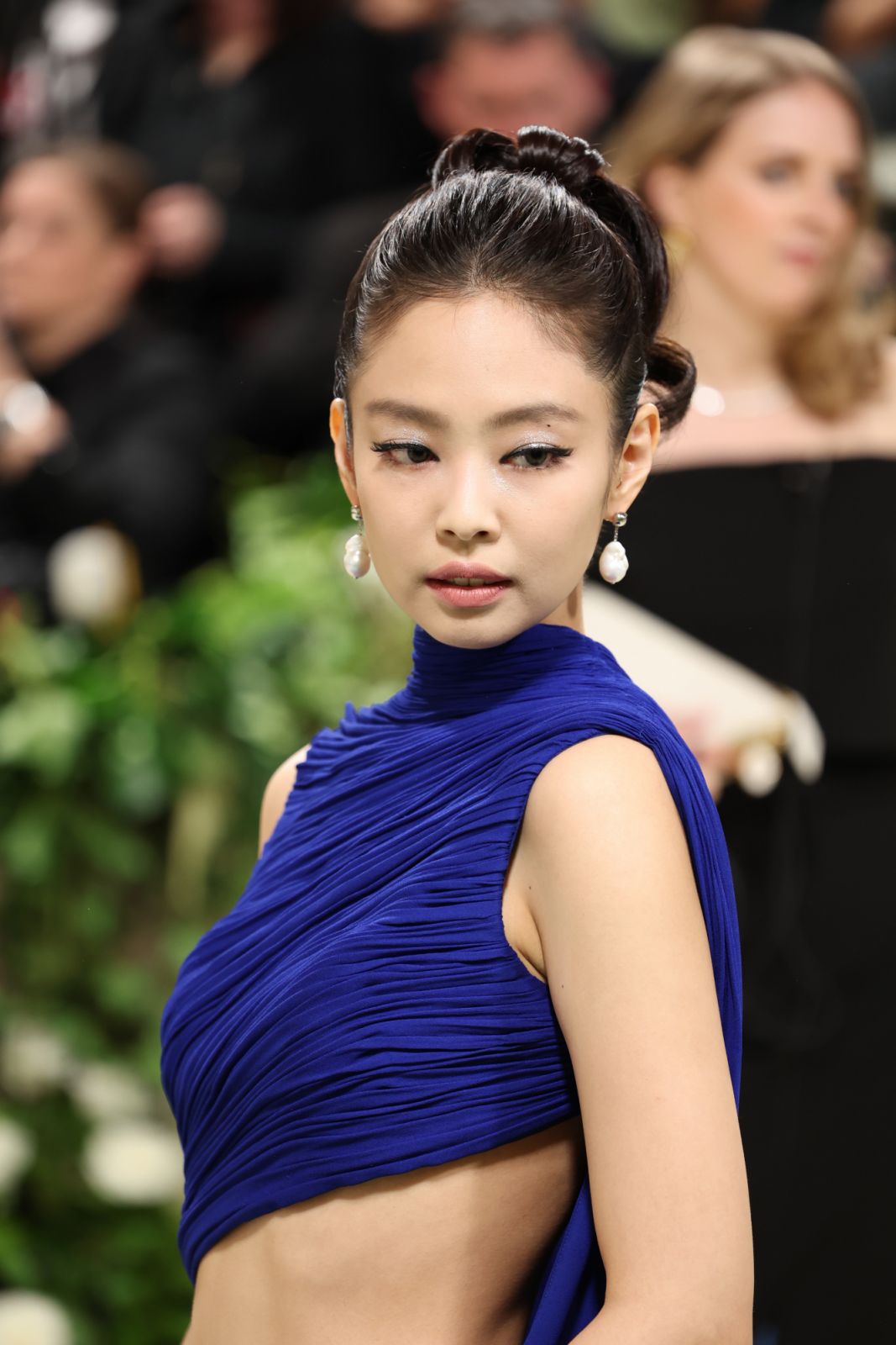 NEW YORK, NEW YORK - MAY 06: Jennie Kim attends The 2024 Met Gala Celebrating "Sleeping Beauties: Reawakening Fashion" at The Metropolitan Museum of Art on May 06, 2024 in New York City. (Photo by Aliah Anderson/Getty Images)
