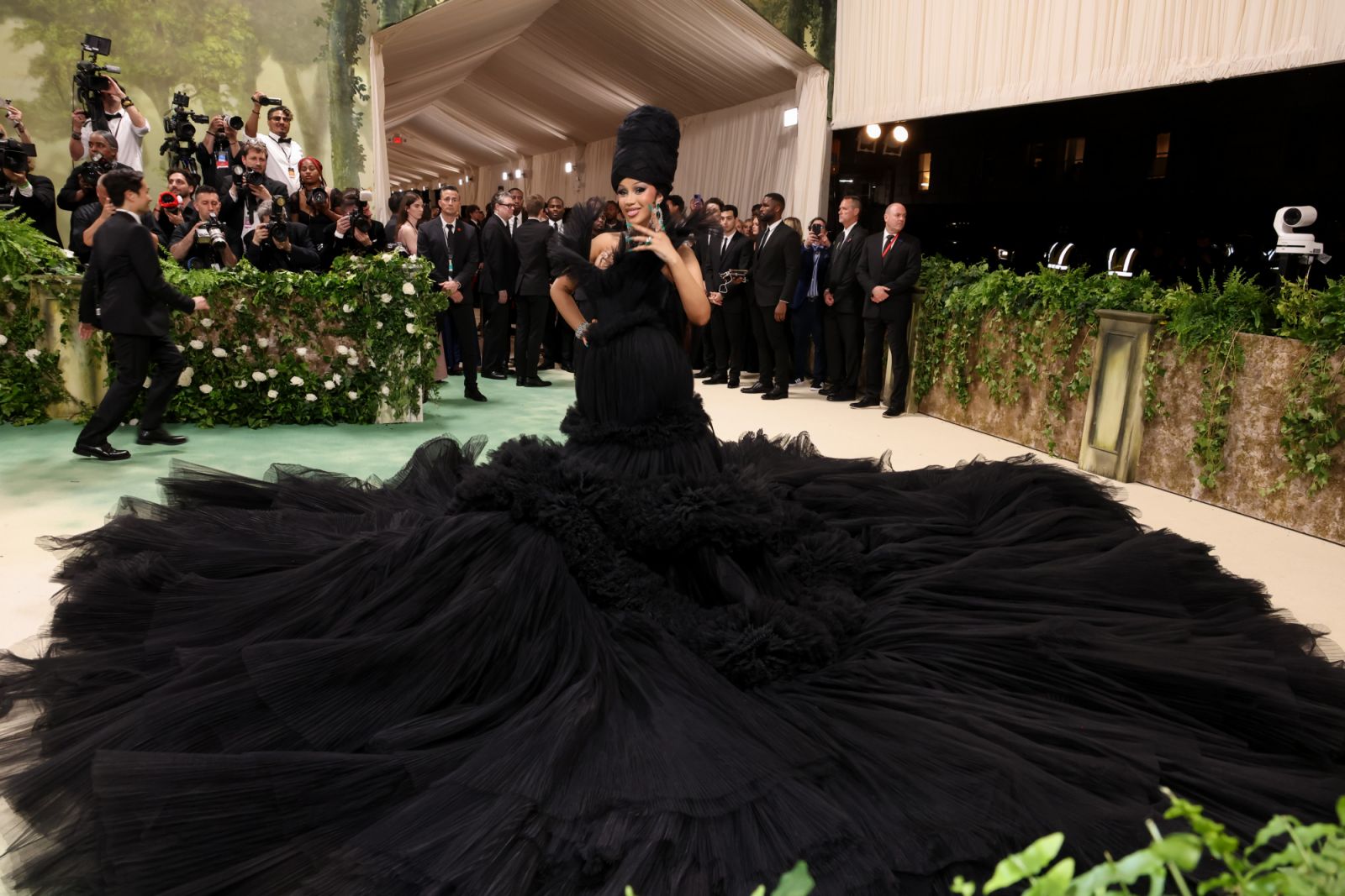 NEW YORK, NEW YORK - MAY 06: Cardi B attends The 2024 Met Gala Celebrating "Sleeping Beauties: Reawakening Fashion" at The Metropolitan Museum of Art on May 06, 2024 in New York City. (Photo by John Shearer/WireImage)
