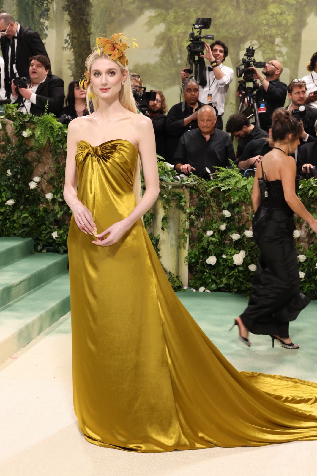 NEW YORK, NEW YORK - MAY 06: Elizabeth Debicki attends The 2024 Met Gala Celebrating "Sleeping Beauties: Reawakening Fashion" at The Metropolitan Museum of Art on May 06, 2024 in New York City. (Photo by John Shearer/WireImage)