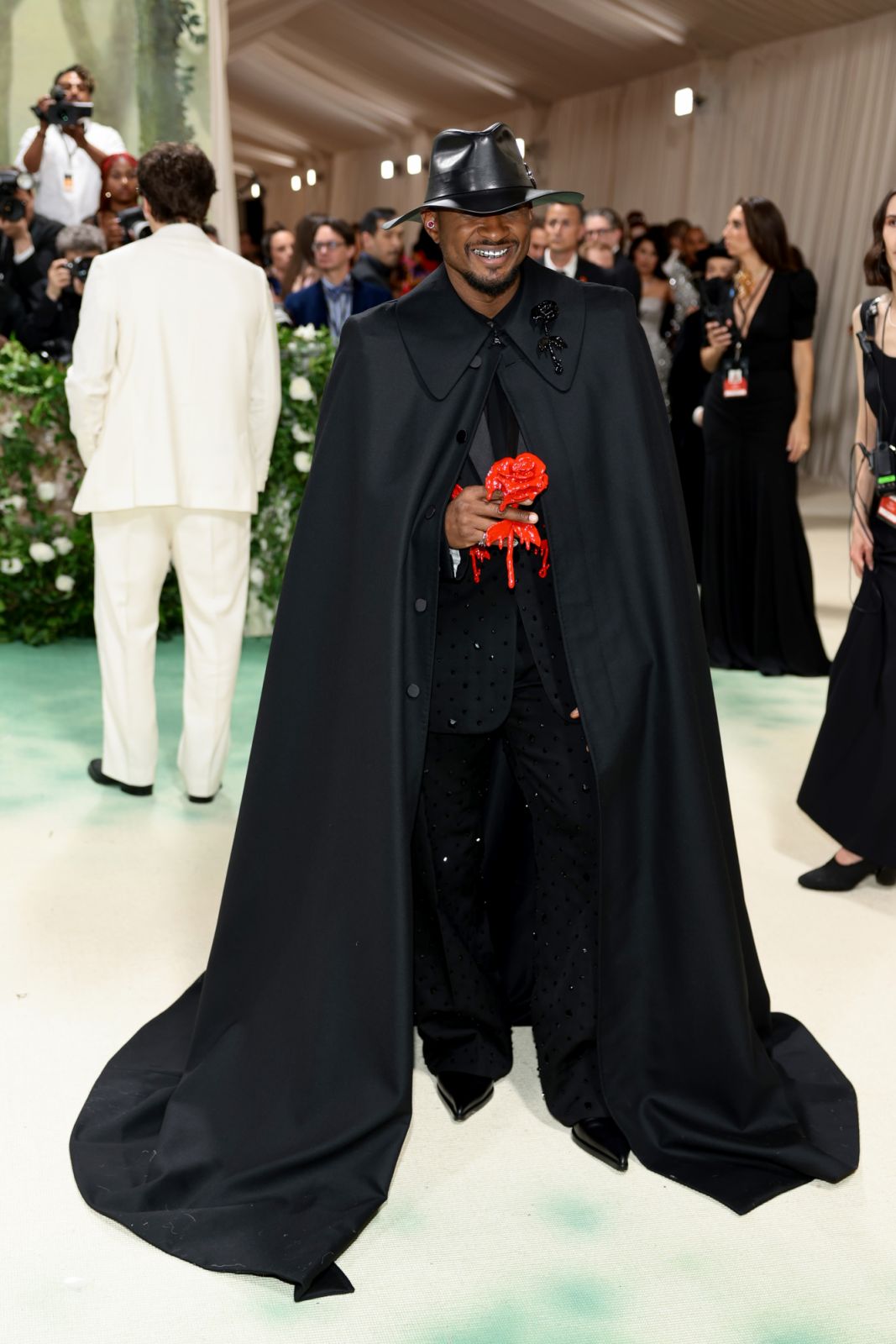 NEW YORK, NEW YORK - MAY 06: Usher attends The 2024 Met Gala Celebrating "Sleeping Beauties: Reawakening Fashion" at The Metropolitan Museum of Art on May 06, 2024 in New York City. (Photo by Dimitrios Kambouris/Getty Images for The Met Museum/Vogue)