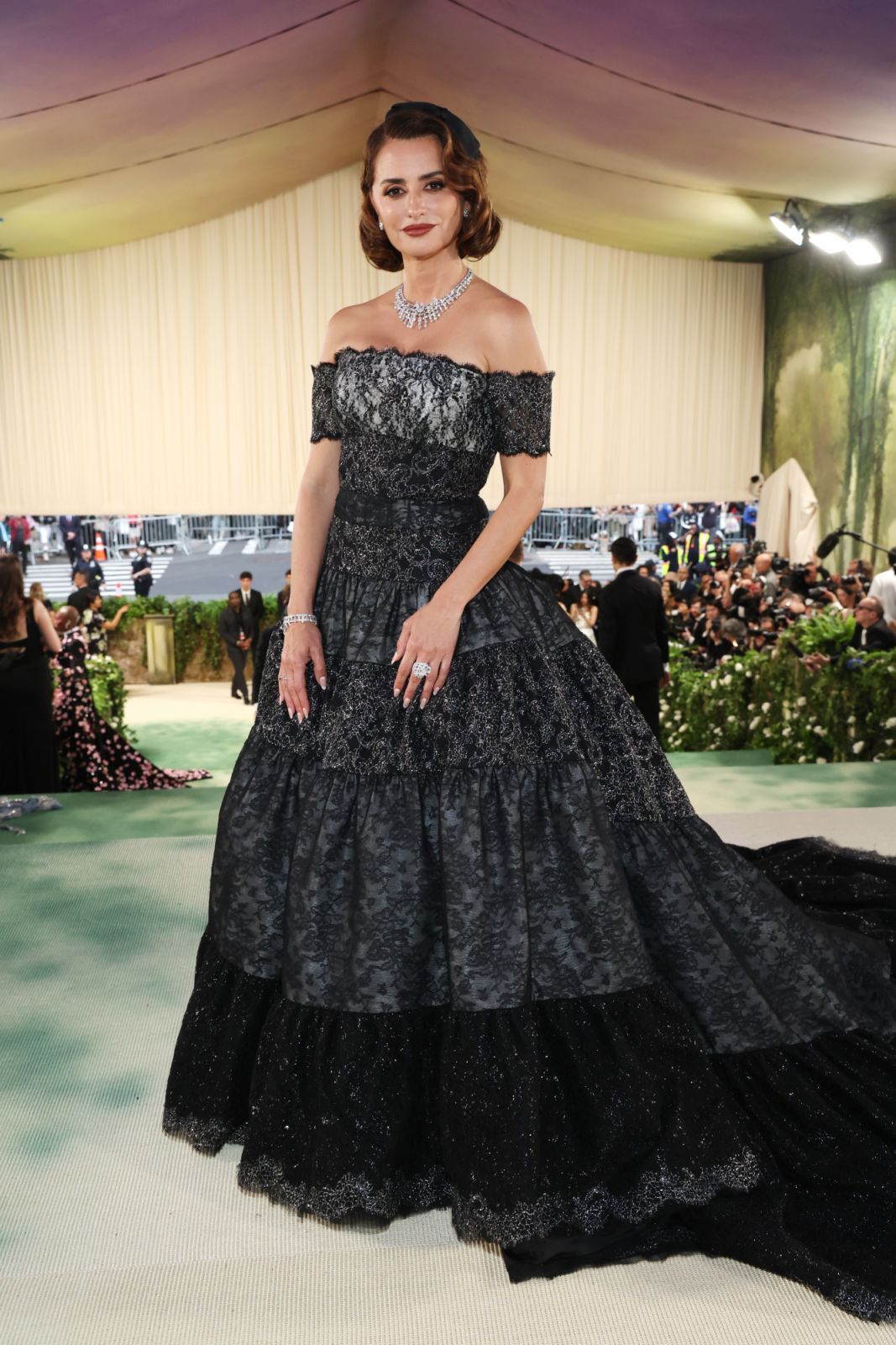NEW YORK, NEW YORK - MAY 06: Penélope Cruz attends The 2024 Met Gala Celebrating "Sleeping Beauties: Reawakening Fashion" at The Metropolitan Museum of Art on May 06, 2024 in New York City. (Photo by Kevin Mazur/MG24/Getty Images for The Met Museum/Vogue)