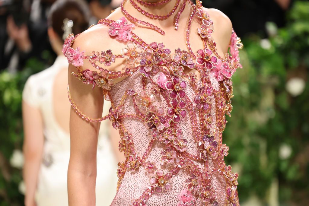 NEW YORK, NEW YORK - MAY 06: Karlie Kloss, fashion detail, attends The 2024 Met Gala Celebrating "Sleeping Beauties: Reawakening Fashion" at The Metropolitan Museum of Art on May 06, 2024 in New York City. (Photo by Aliah Anderson/Getty Images)