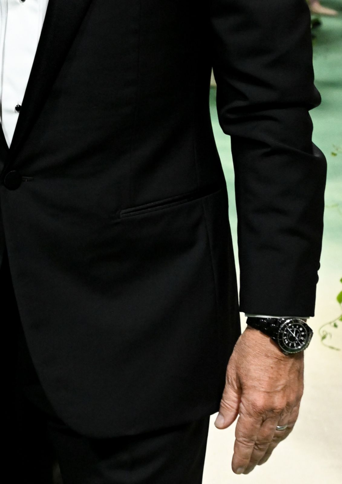 Jerry Seinfeld in Chanel (Photo: courtesy of Gilbert Flores/Variety via Getty Images)