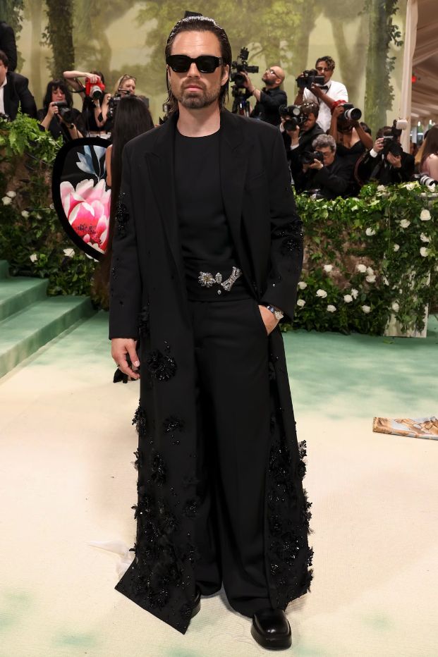 Sebastian Stan สวมนาฬิกา Cartier Crash ที่งาน Met Gala 2024 (ภาพ: Getty Images)