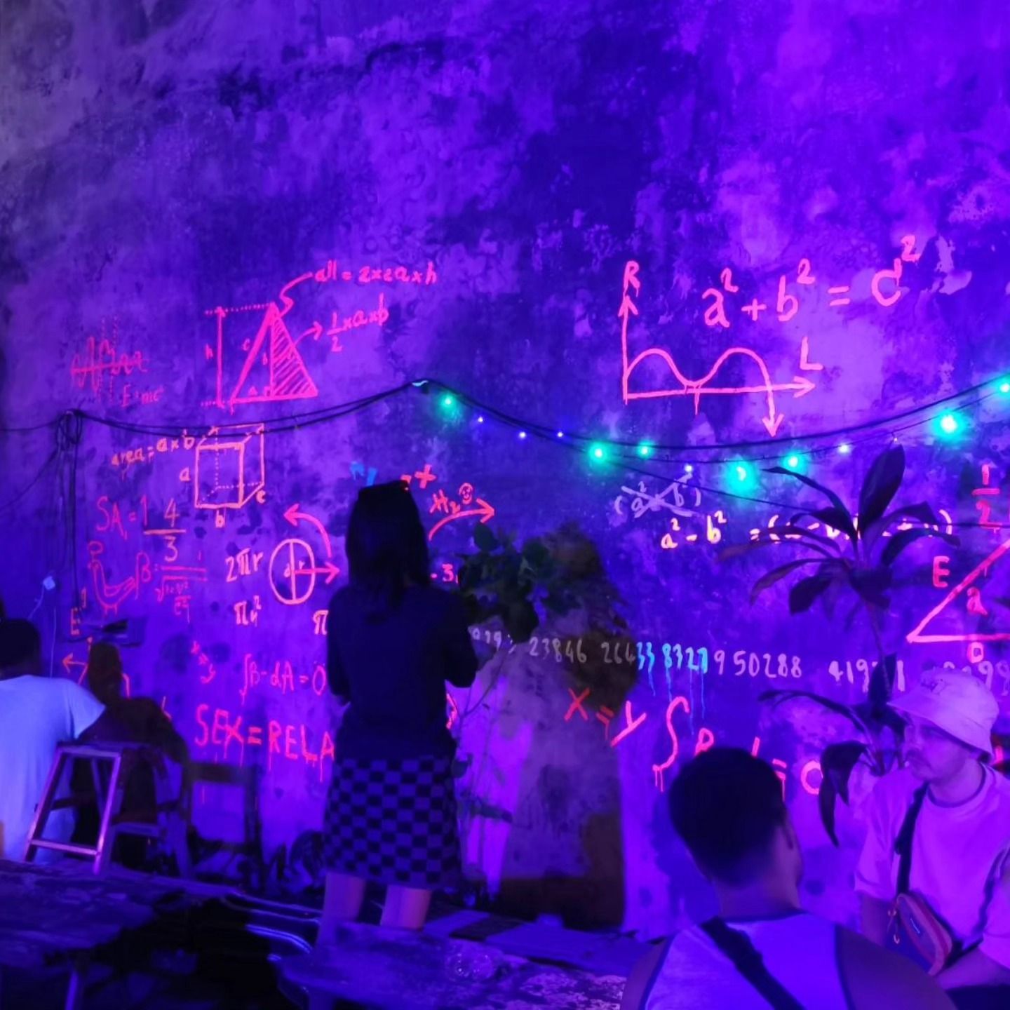 Good Vibes P-Town ใจกลางย่านเมืองเก่าภูเก็ต