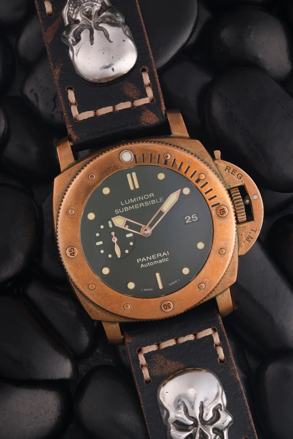 席維斯史特龍收藏的Panerai Luminor Submersible 1950 PAM00382也在拍品行列中。(Photo: Sotheby's)