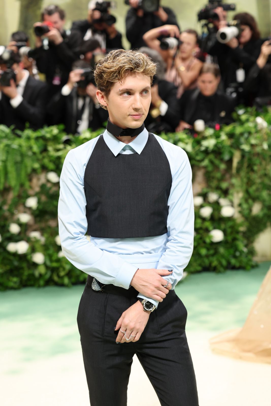 NEW YORK, NEW YORK - MAY 06: Troye Sivan attends The 2024 Met Gala Celebrating "Sleeping Beauties: Reawakening Fashion" at The Metropolitan Museum of Art on May 06, 2024 in New York City. (Photo by Aliah Anderson/Getty Images)