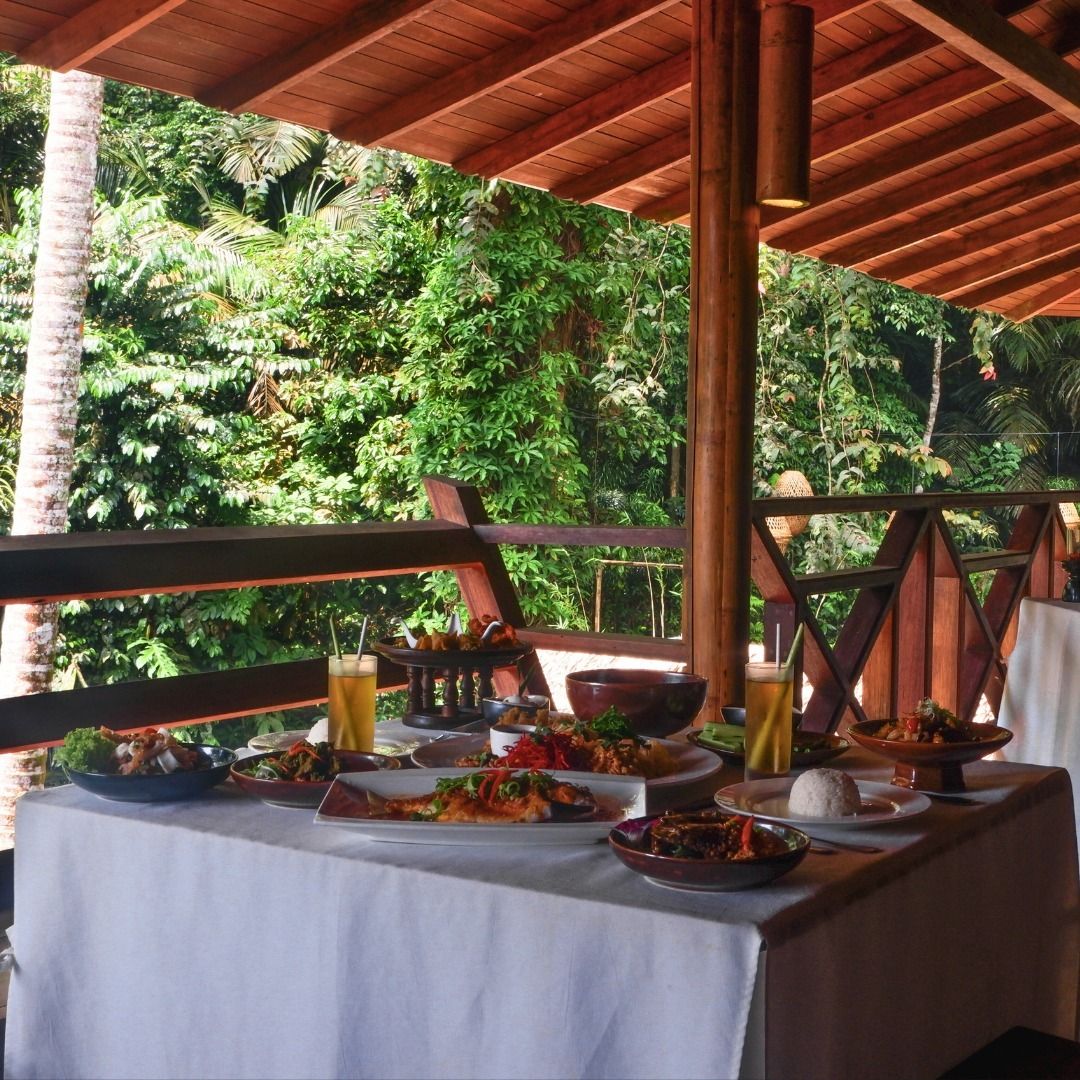 A spread at Tamarind Springs (Photo: Instagram / @tamarindsprings)