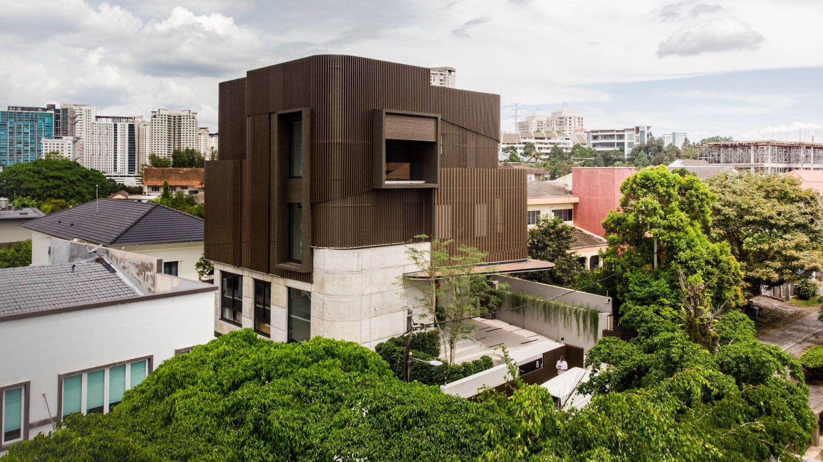 The compact site surrounded by existing bungalows is introverted with minimal site lines and views