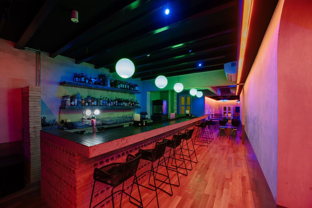 Nowhere bar