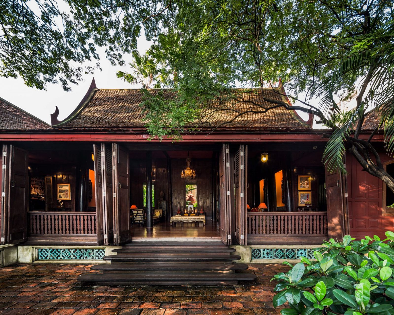 บ้านจิม ทอมป์สัน เรือนไทยริมคลองแห่งนี้สร้างขึ้นเมื่อปี 1958 โดยจิม ทอมป์สัน
