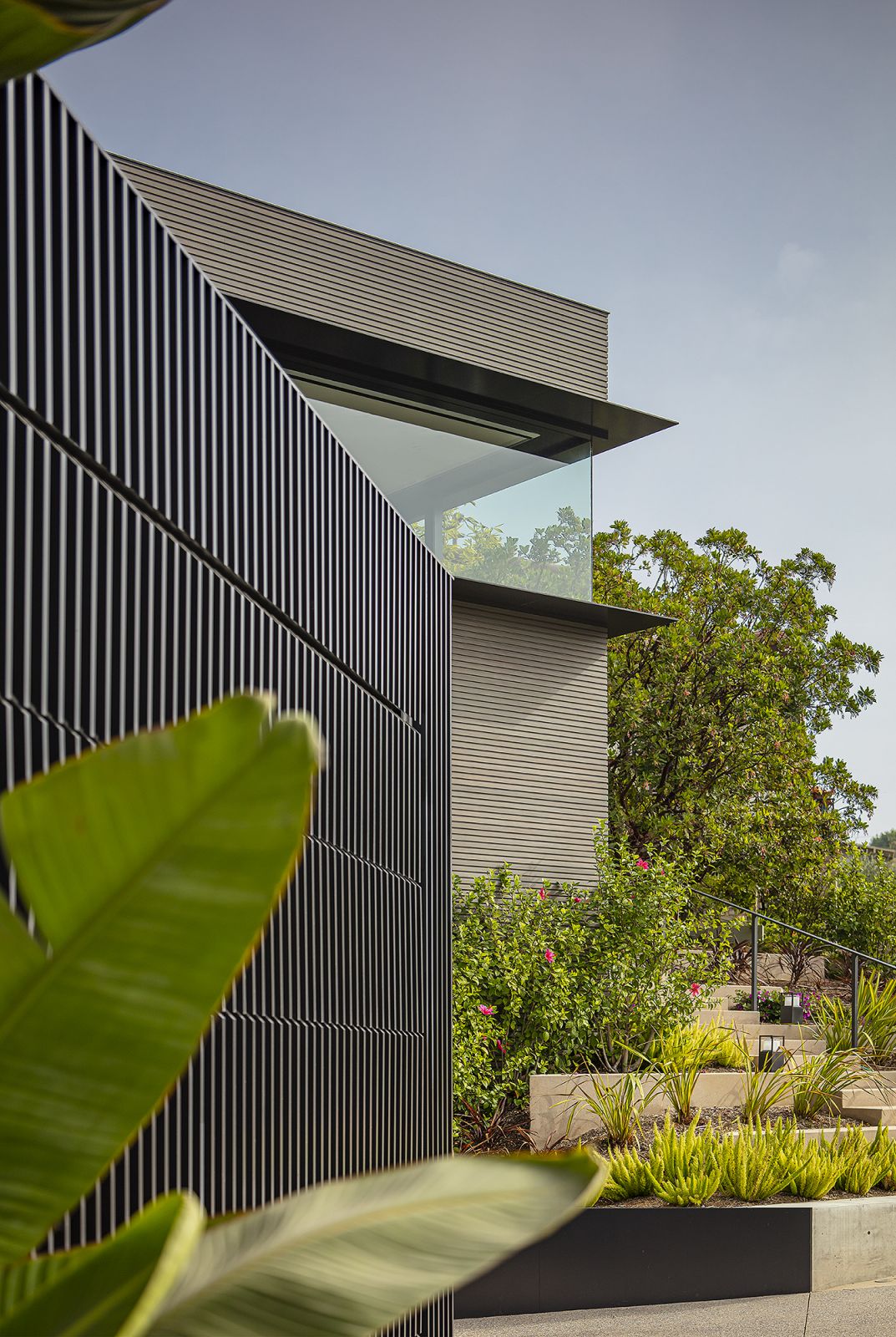 Dense gardens with extensive plantings