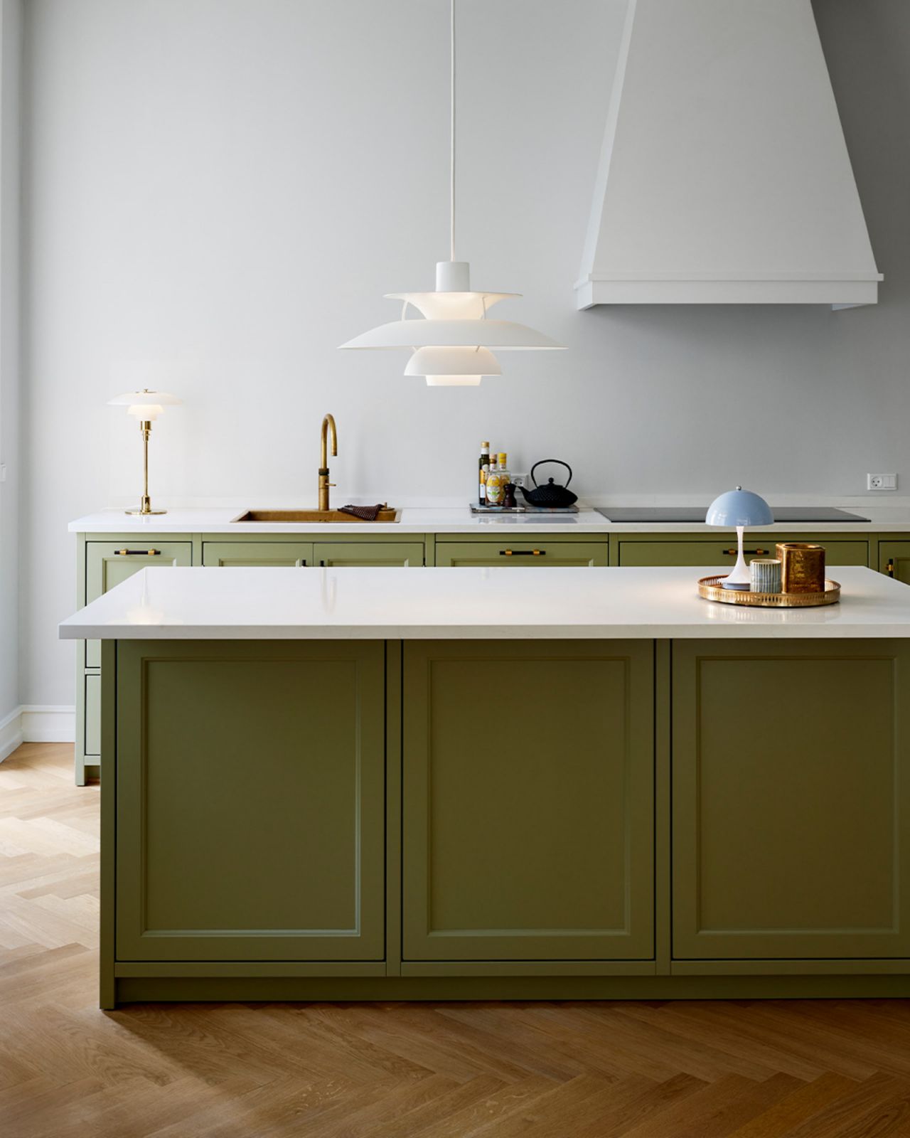 Monochrome whites and greens (Photo: Louis Poulsen)