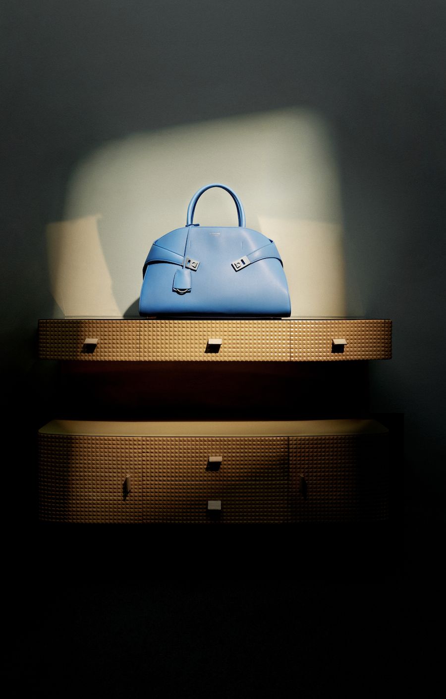 Hug handbag in azure blue (Photo: Courtesy of Ferragamo)