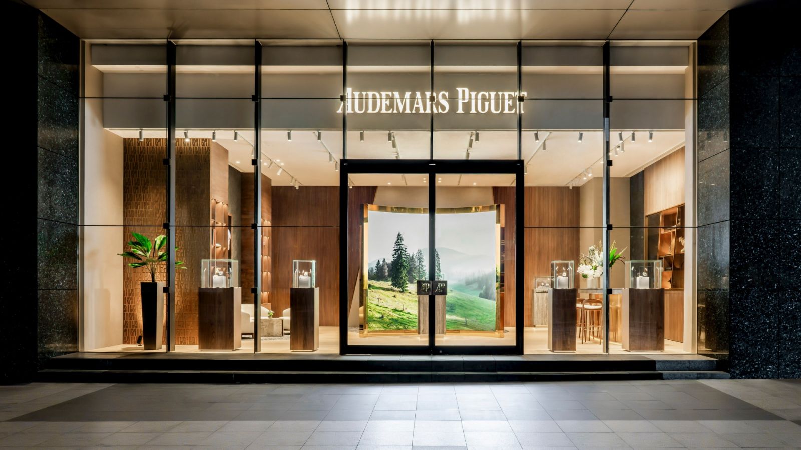 愛彼選擇在微風信義一樓開設期間限定店。(Photo: Audemars Piguet)