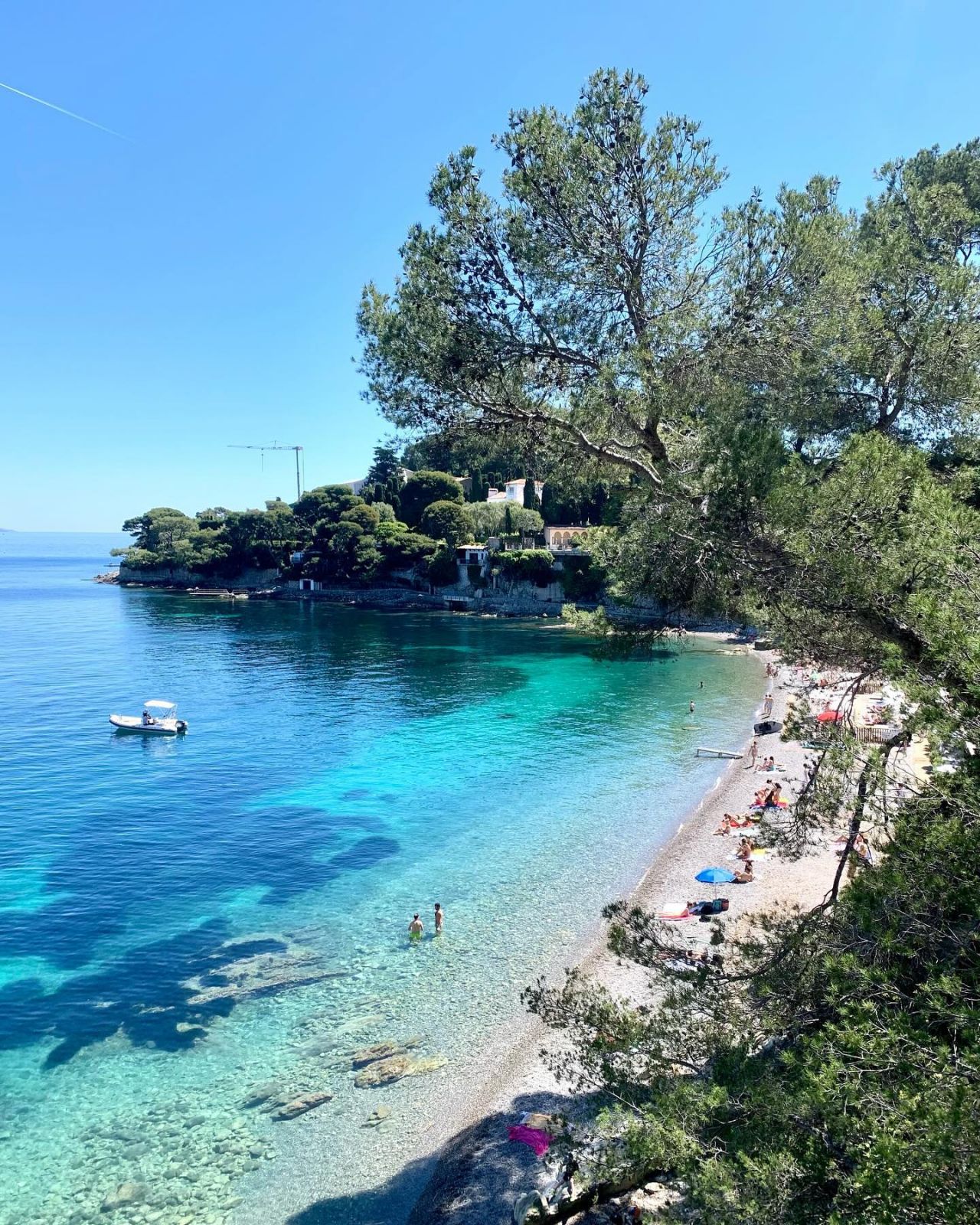 Hidden beach around Saint-Jean-Cap-Ferrat (Photo: Instagram / @albane_ngl)