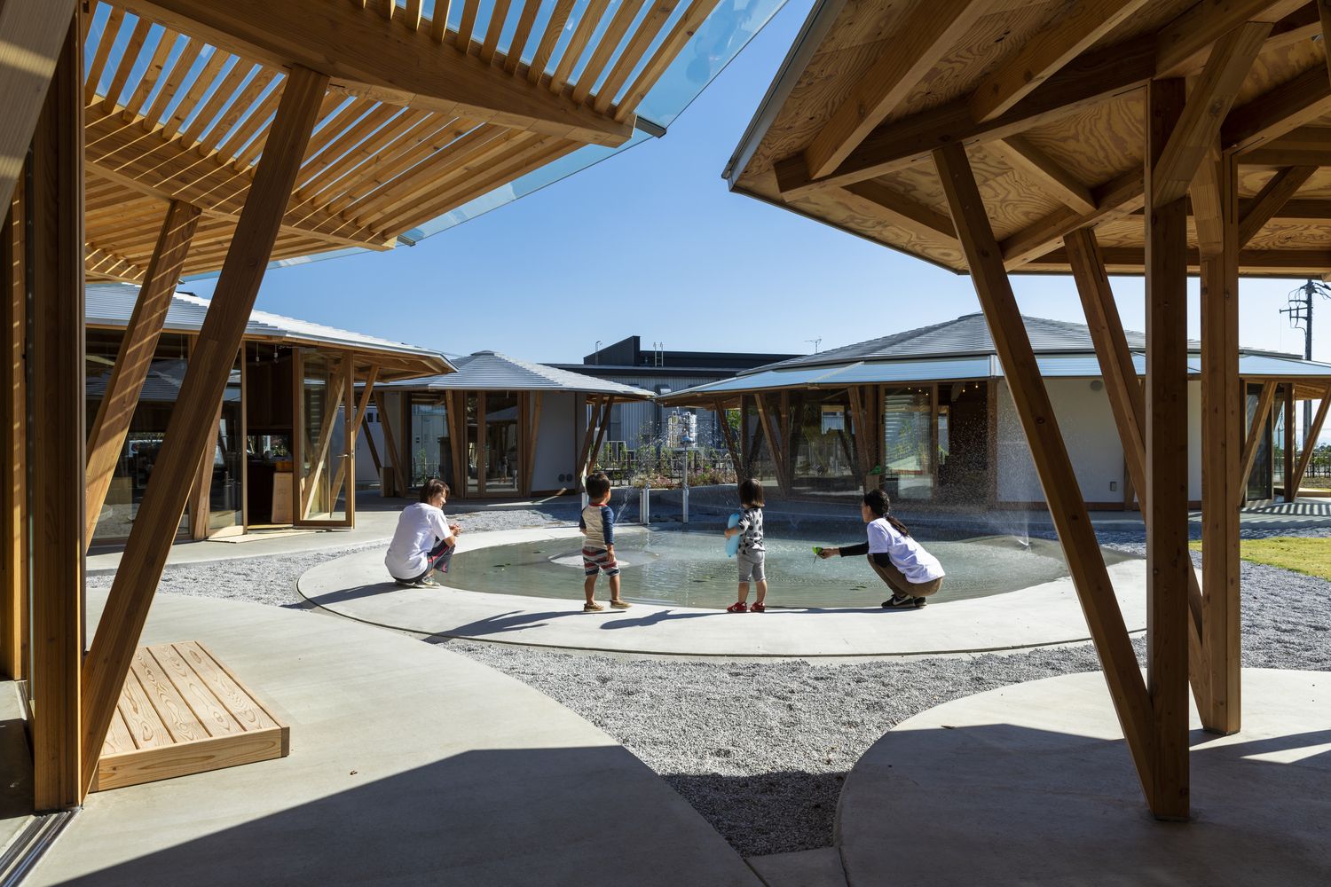 The "bubble" spaces surround the the shallow 30-centimetre pool (Photo: Katsuhisa Kida / Instagram / @tezuka_architects)