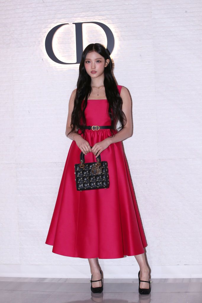 dior red dress 2024 Dior Cruise 2024: homage to Frida Kahlo and Mexican culture
