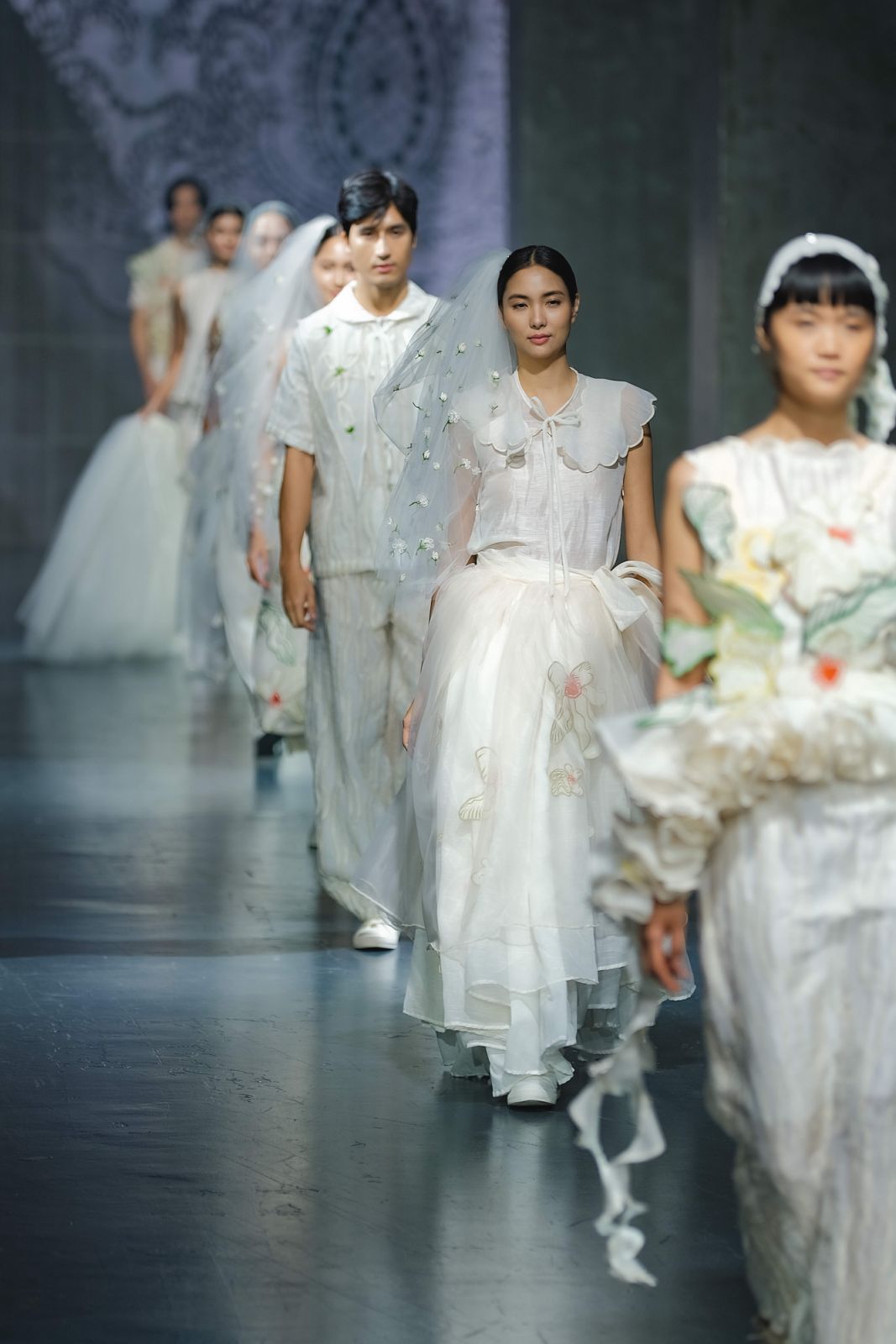 Sarenas's outfits showcased on the Bench Fashion Week runway (Photo: BIMPOMAN)
