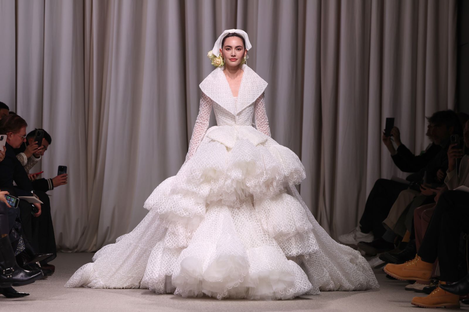 PARIS, FRANCE - JANUARY 22: (EDITORIAL USE ONLY - For Non-Editorial use please seek approval from Fashion House) A model walks the runway during the Giambattista Valli Haute Couture Spring/Summer 2024 show as part of Paris Fashion Week on January 22, 2024 in Paris, France. (Photo by Pascal Le Segretain/Getty Images)