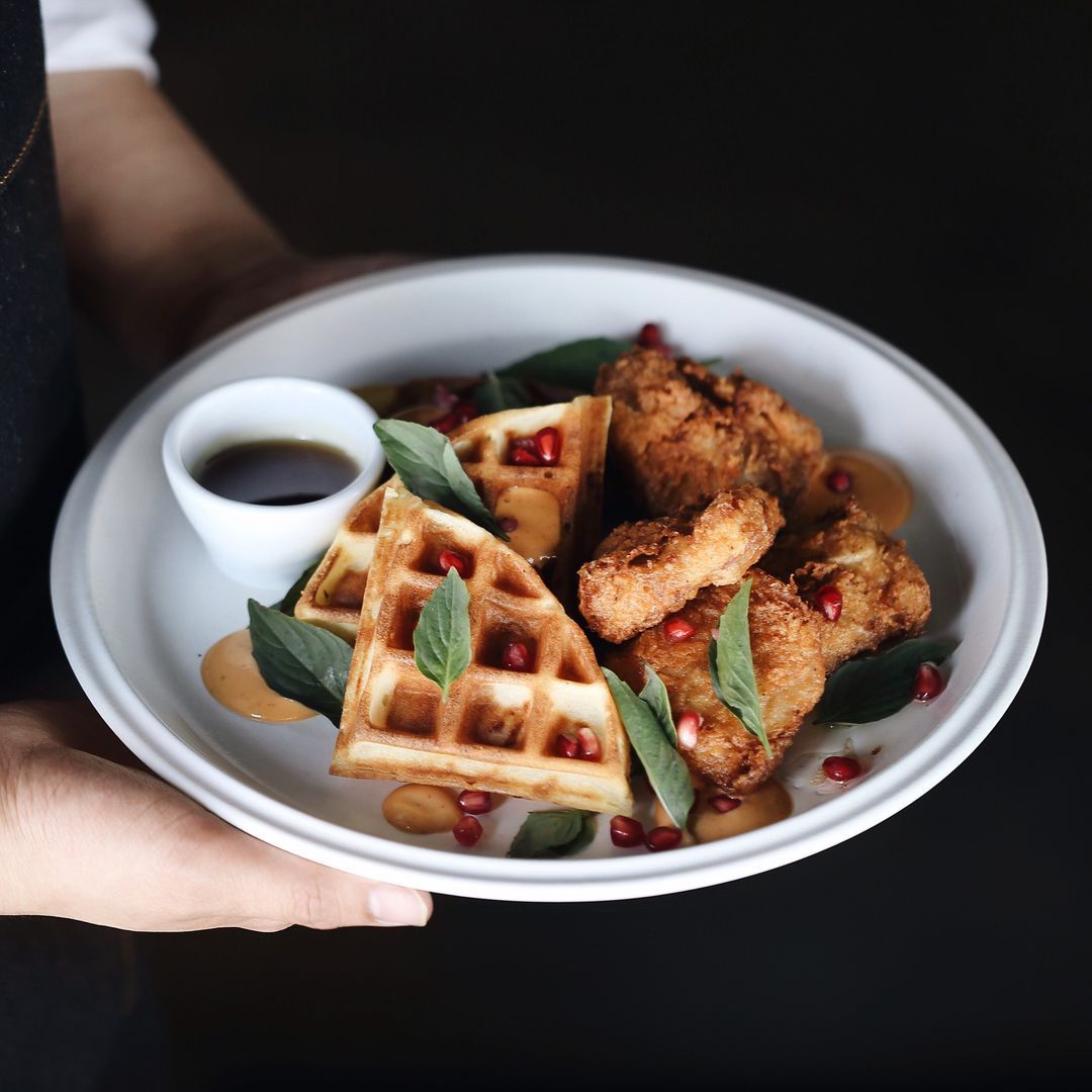 VCR’s Pennsylvania’s Soul or fried chicken and waffles (Photo: Instagram / @vcrlovesyou)