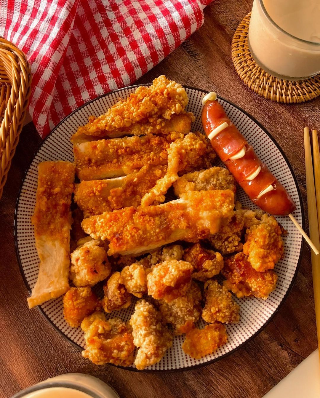 Two kinds of Taiwanese fried chicken from Ninth Hill Restaurant (Photo: Instagram / @salmonwhisky_food)
