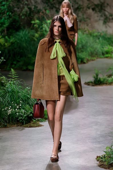 A model walks the runway at the Gucci Cruise 2025 Fashion Show at Tate Modern in London (Photo: John Phillips/Getty Images for Gucci)