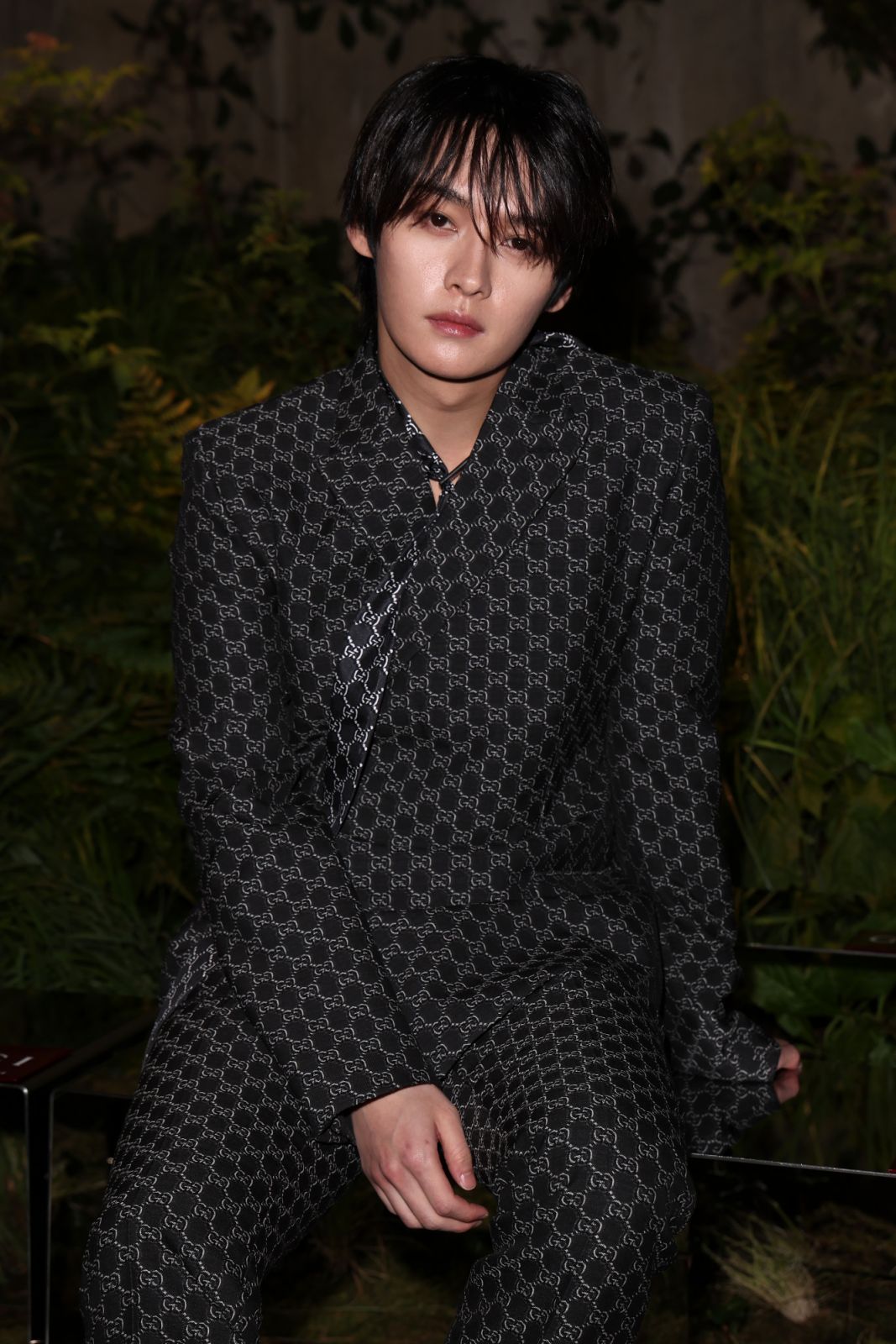 Lee Know attends the Gucci Cruise 2025 Fashion Show at Tate Modern in London (Photo: Tristan Fewings/Getty Images for Gucci)