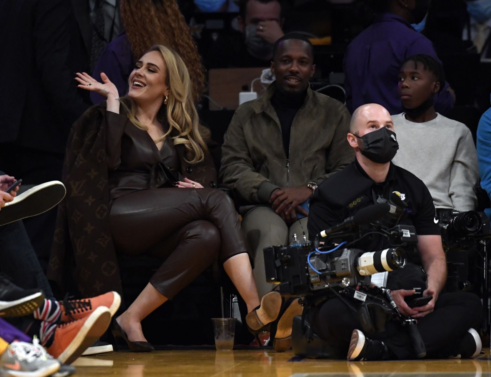 Adele and Rich Paul attend a game between the Los Angeles Lakers and the Golden State Warriors (Photo: Kevork Djansezian/Getty Images)