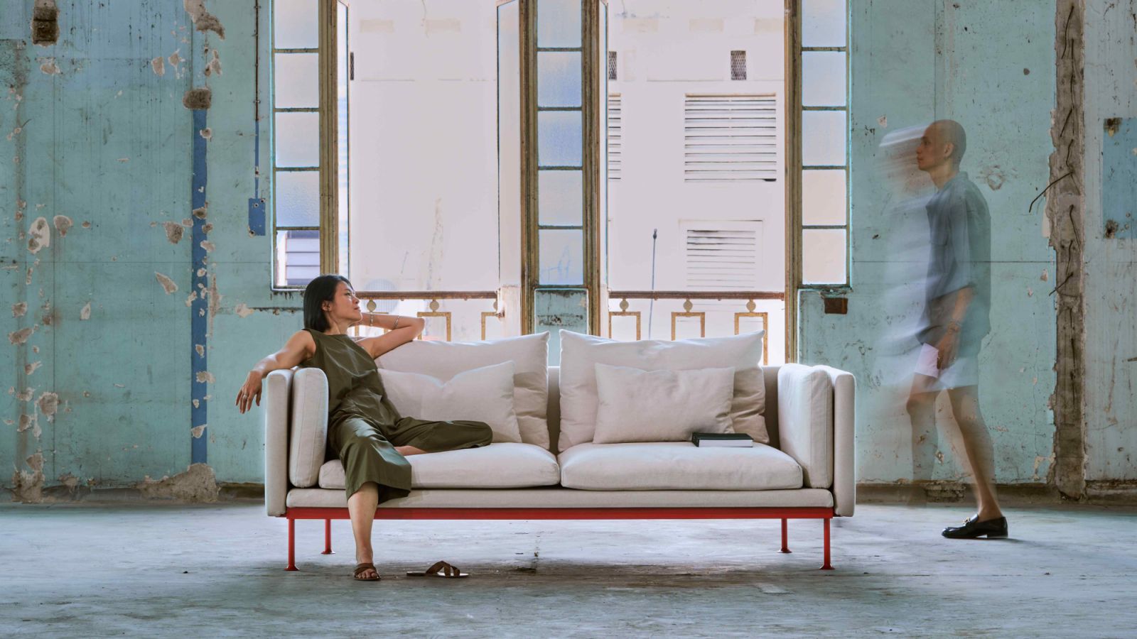 Sofa santai The Unfold (Foto: Lobach / Ihsan dari Hogen)