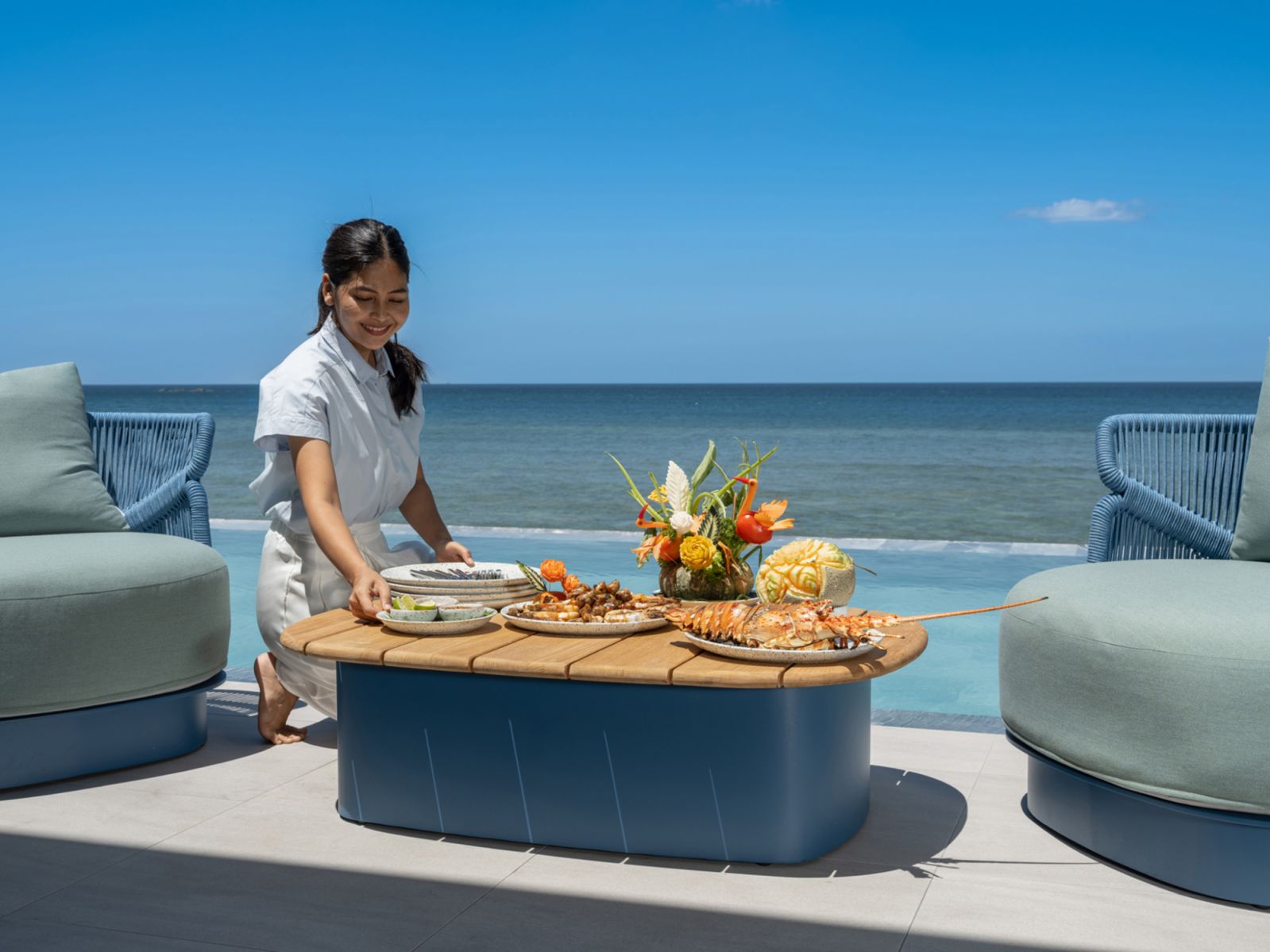 beachfront dine