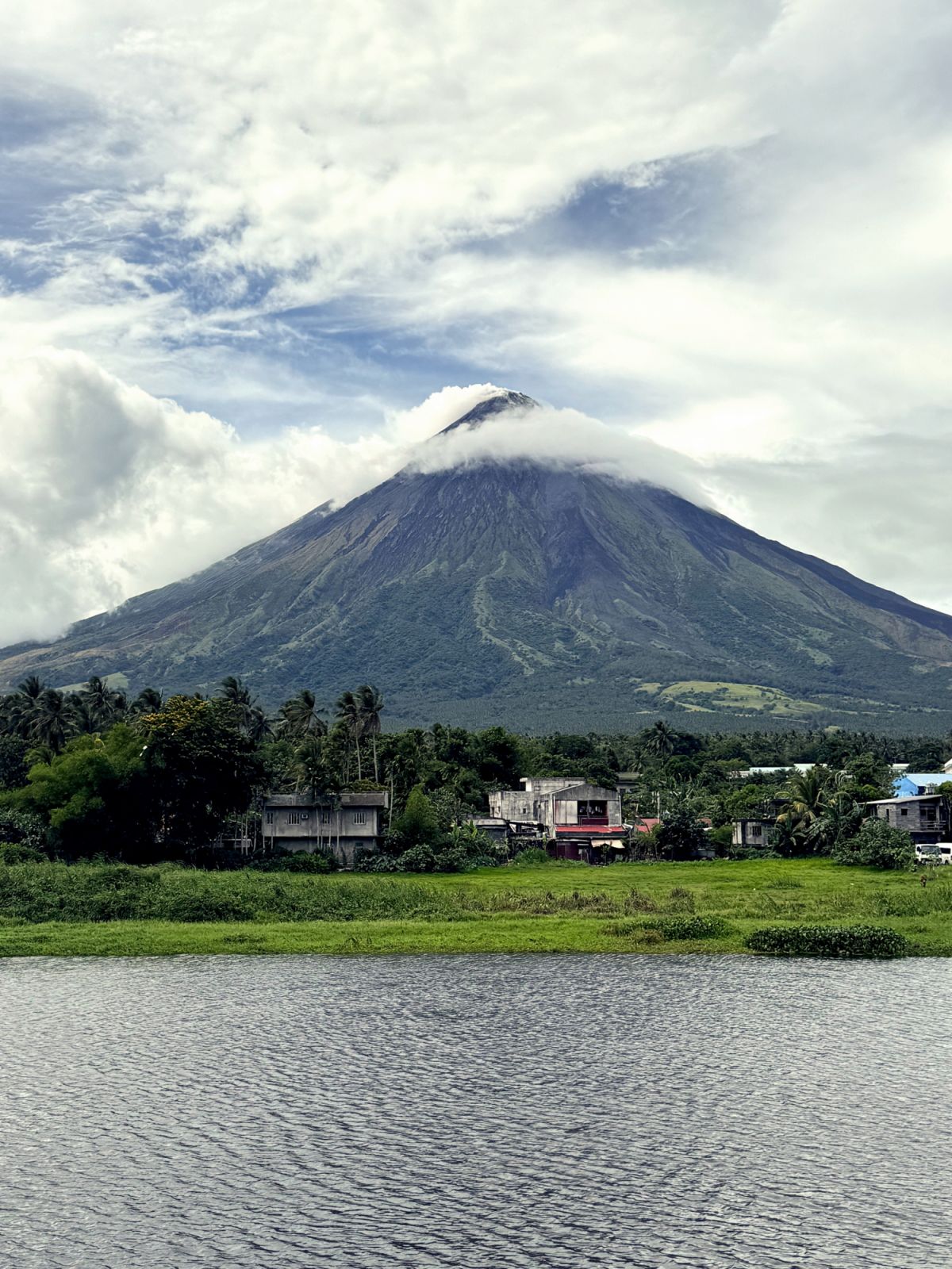 A view of Mayon from Sumlang Lake | Photo by: Dowee Untivero