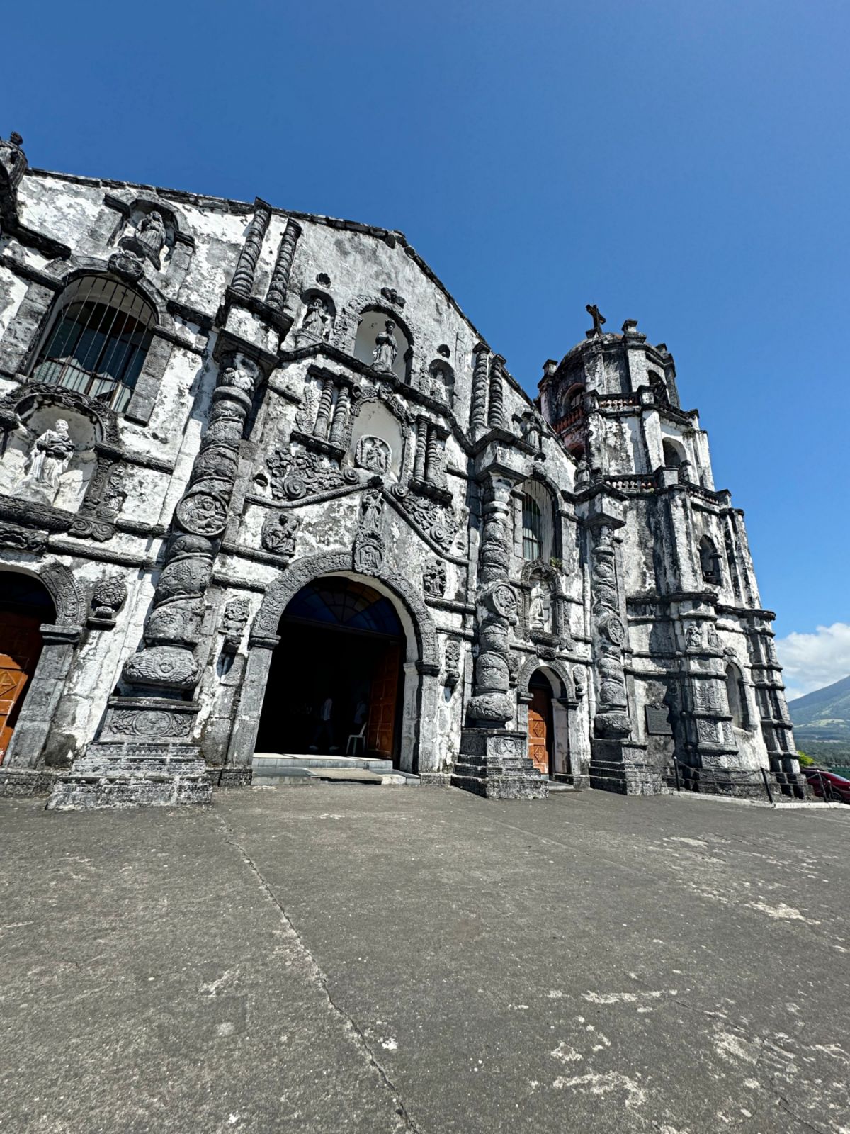 Daraga Church, Albay | Photo by: Dowee Untivero