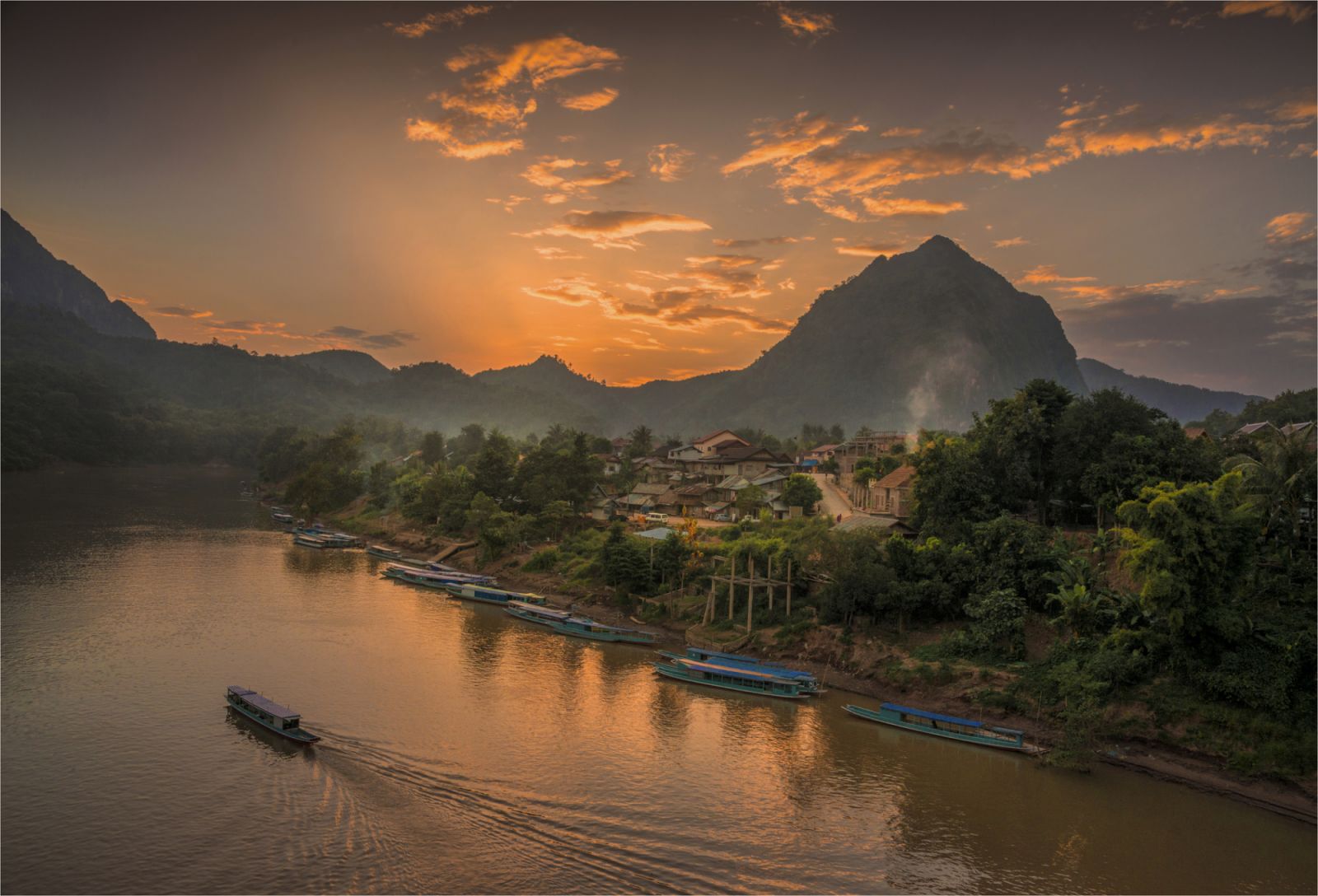 Dusk on the Nam Ou river, Nong Khiaow, province of Luang Prabang, Laos