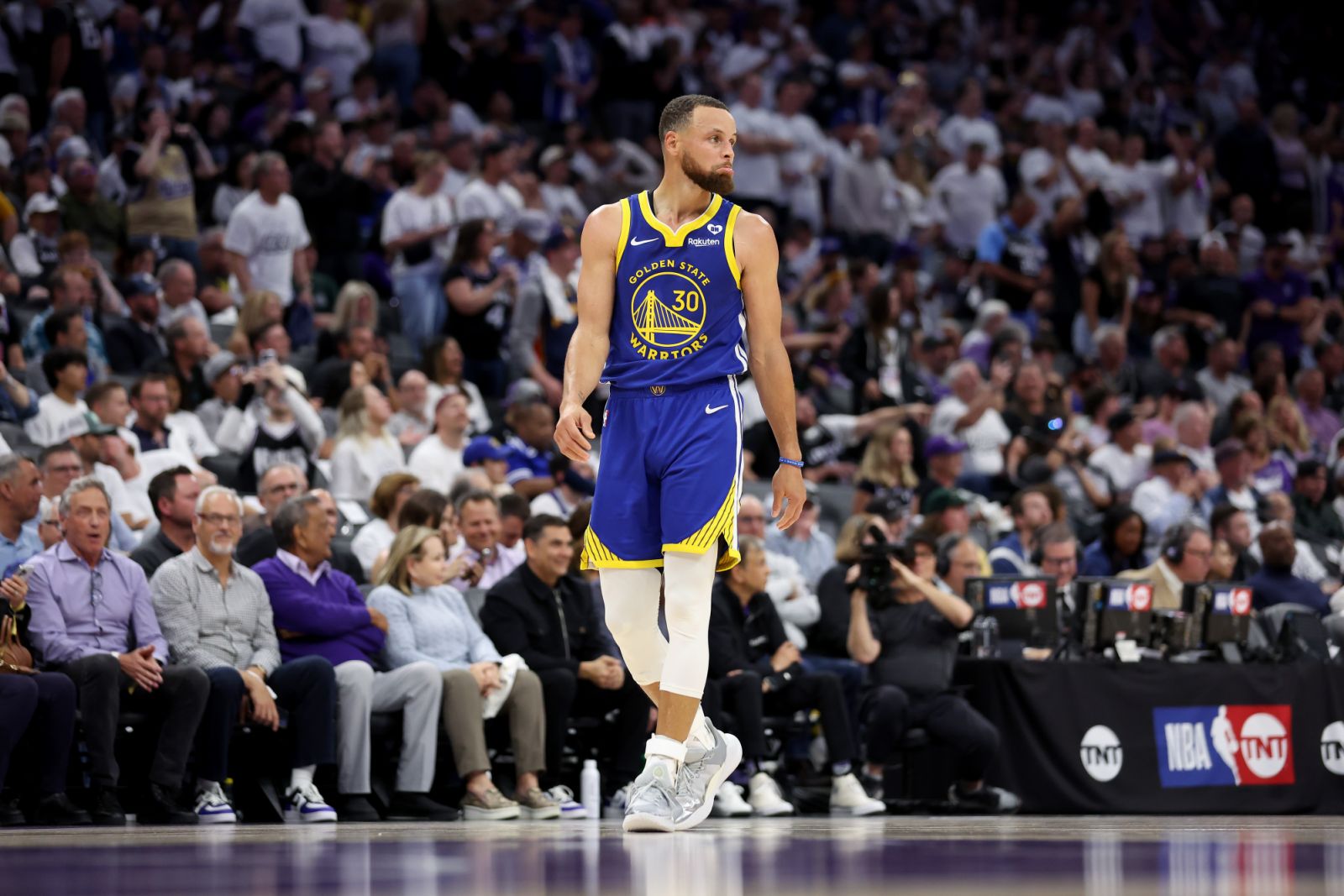 SACRAMENTO, CALIFORNIA - APRIL 16:  Stephen Curry #30 of the Golden State Warriors stands on the court during the end of the the second half of their loss to the Sacramento Kings during the Play-In Tournament at Golden 1 Center on April 16, 2024 in Sacramento, California.  NOTE TO USER: User expressly acknowledges and agrees that, by downloading and or using this photograph, User is consenting to the terms and conditions of the Getty Images License Agreement.  (Photo by Ezra Shaw/Getty Images)