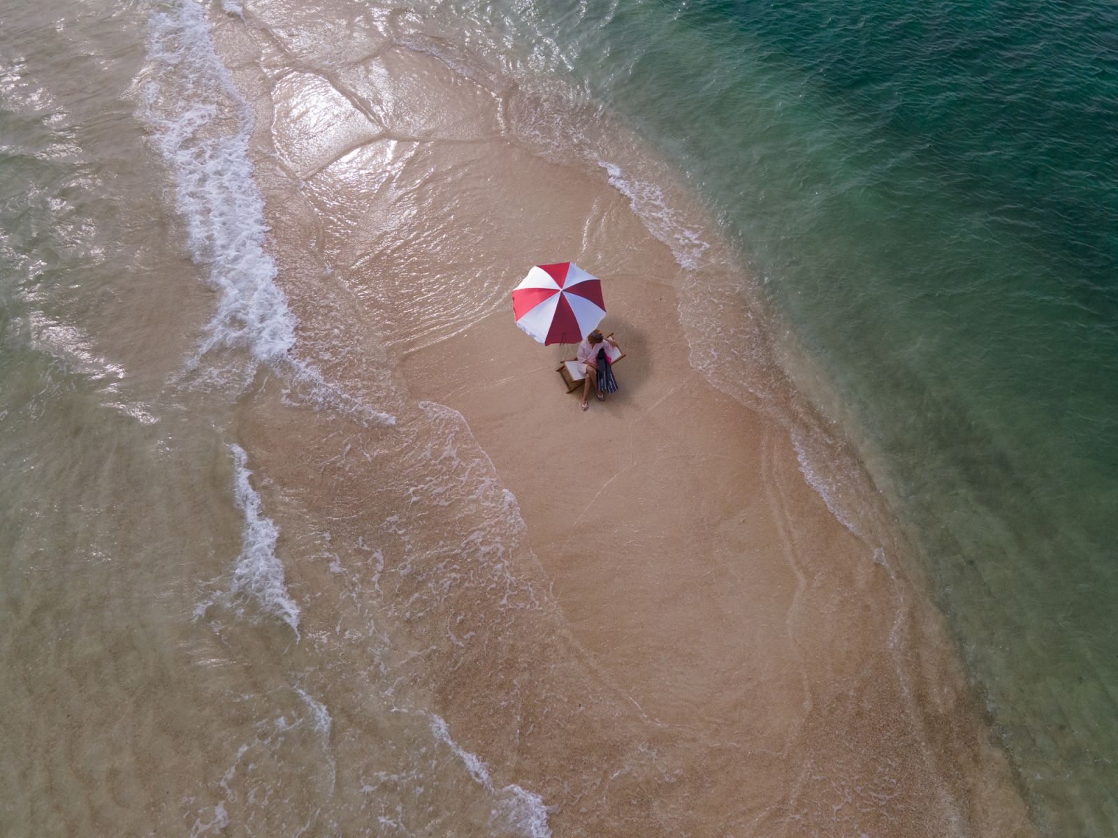 Do an island hopping on your next trip to Boracay this 2024 (Photo: Getty Images)